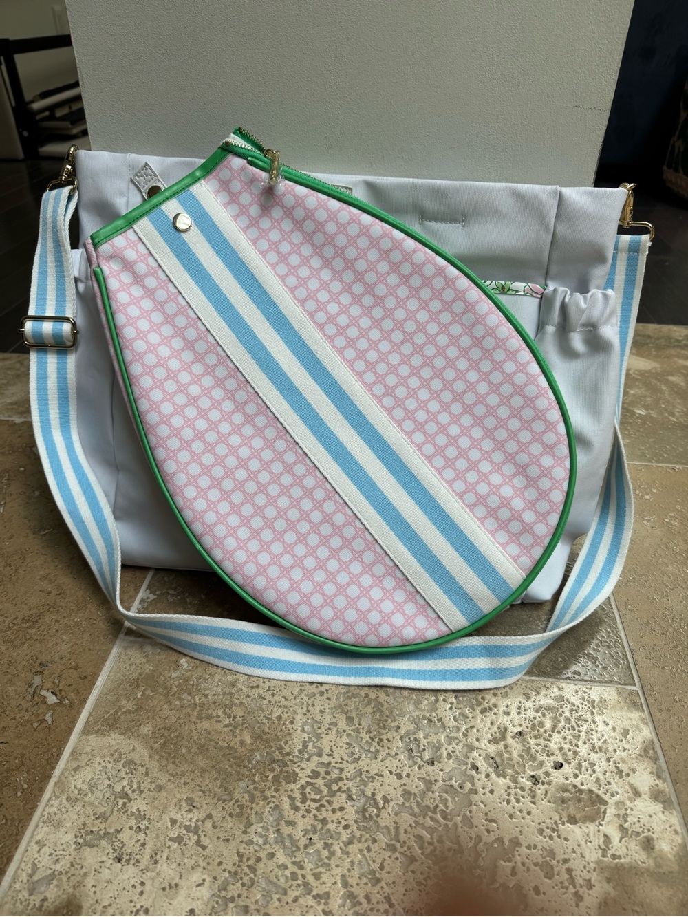 NWT Tennis bag with raquet holder